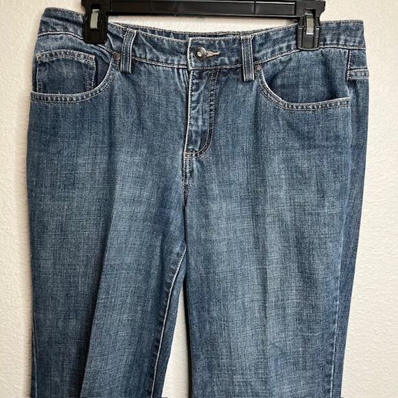 Nine West Sz 8 Straight Leg Medium Wash Denim Jeans - Picture 2 of 9